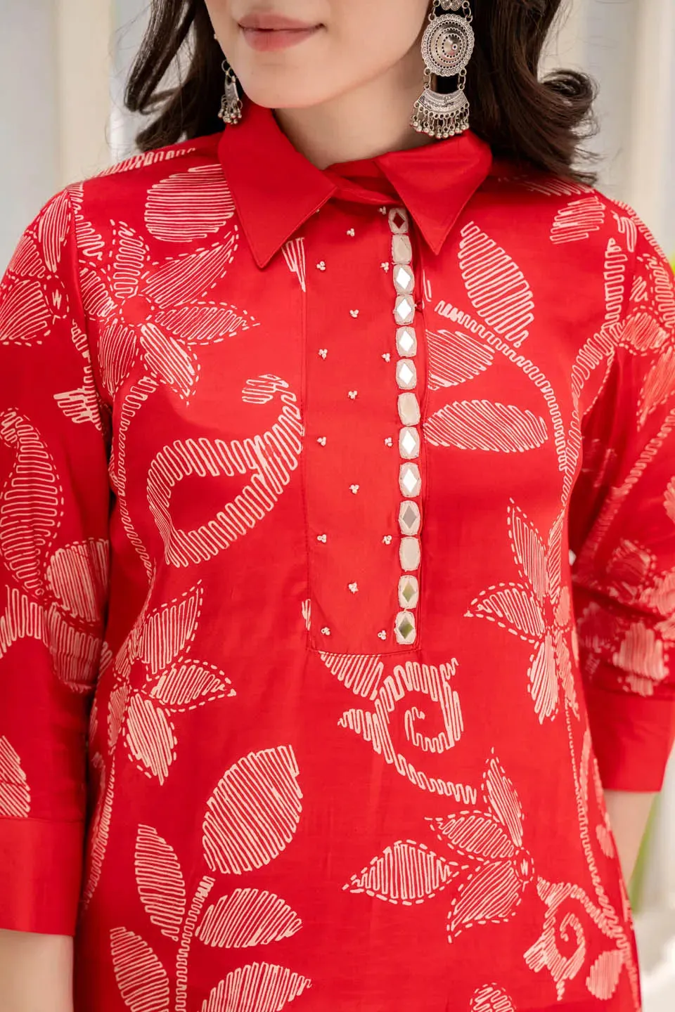 RED FLORAL EMBROIDERED STRAIGHT KURTA SET WITH PALAZZO PANTS
